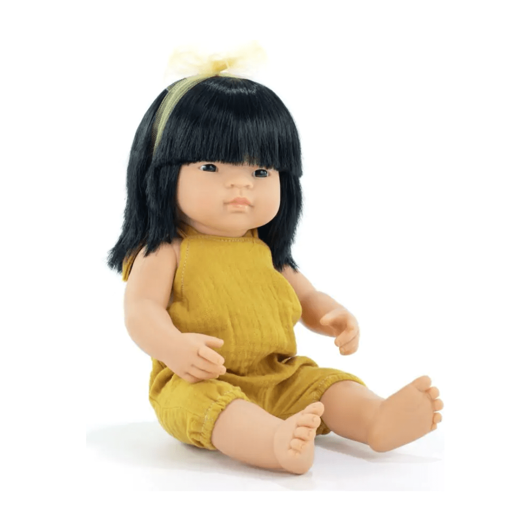Tan miniland My Friends & Me Babypuppe asiatisches Mädchen mit Kleidung