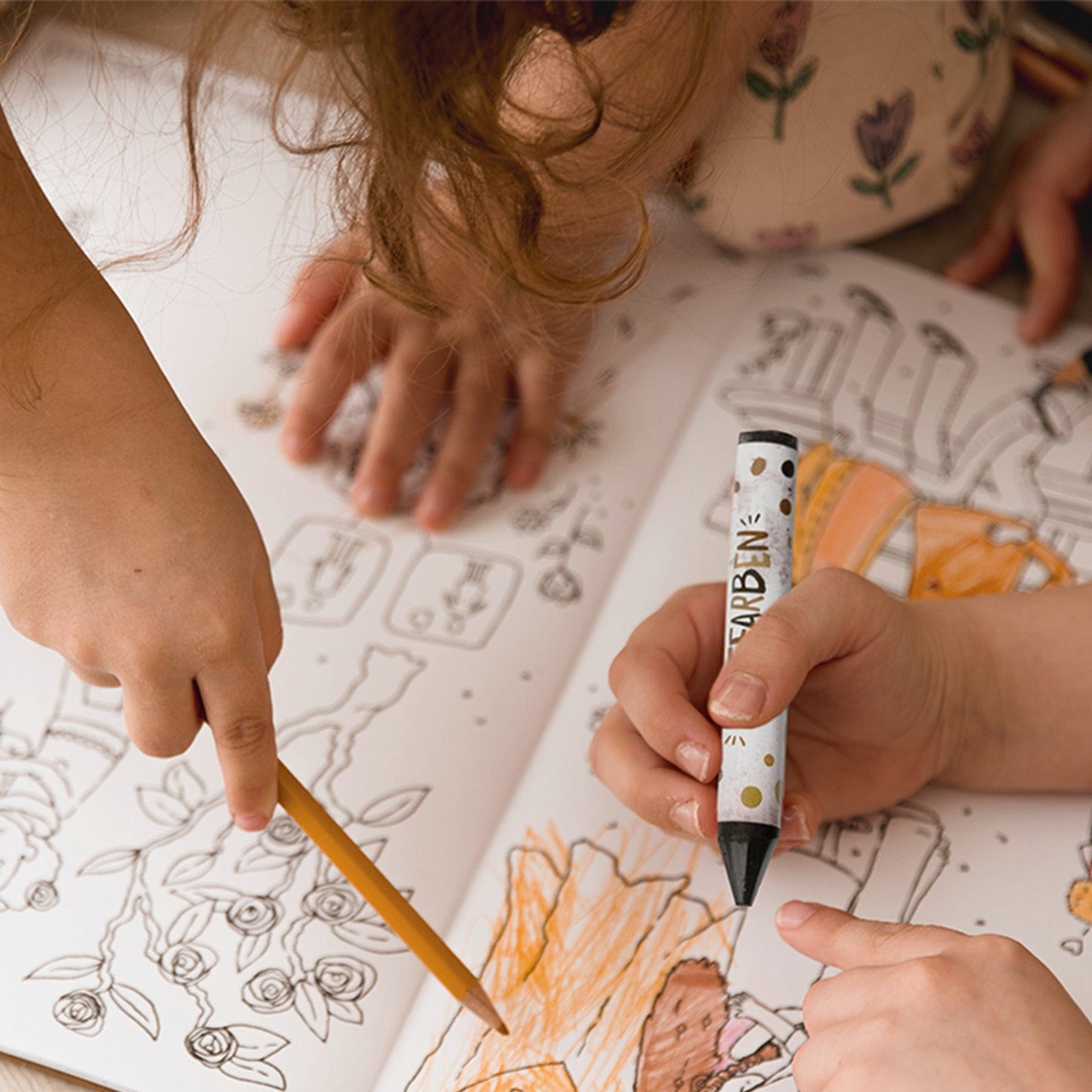 Rosy Brown 8 Hautfarben-Wachsmalerstifte oder 8 Skin Tones Crayons